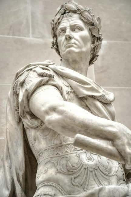 Walk in the Heart of Rome: The squares, the eternal history - Key Points