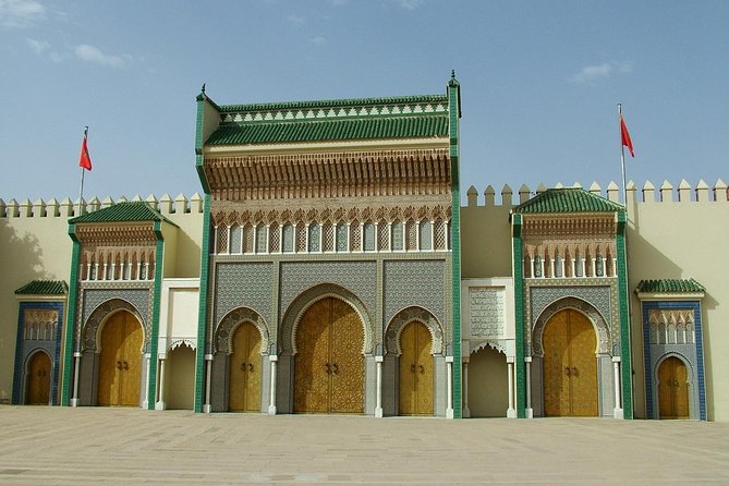 Walking Day : Private Excursion in the Ancient City of Fez - Navigating the Souks