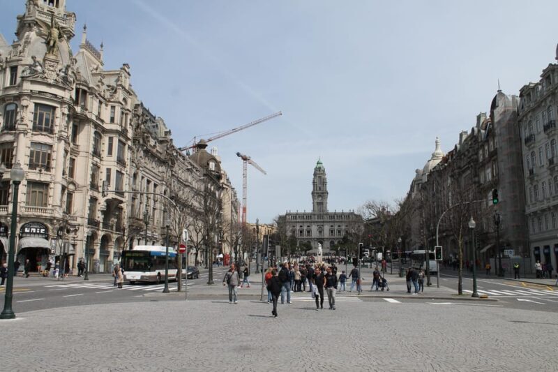 Walking tour discover Porto's center in German (max. 12 pax) - FAQs