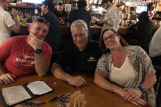 Walking Tour: Historic Chicago Pubs in River North and the Loop - Health and Accessibility Considerations