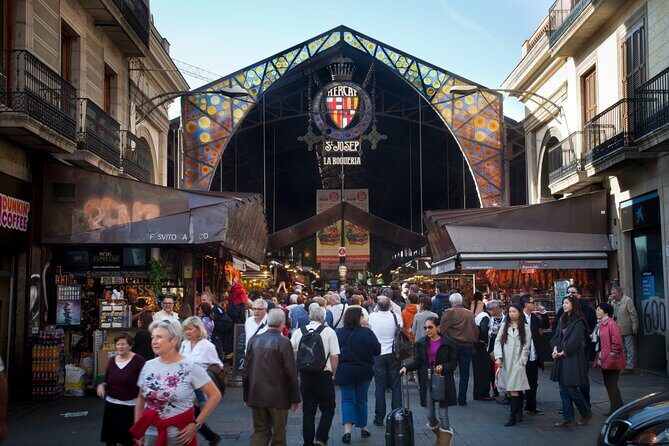 Walking Tour in Barcelona with Arabic Guide - Key Points