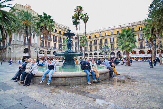 Walking Tour in Barcelona with Arabic Guide - The Central Meeting Point: Plaza de Catalunya