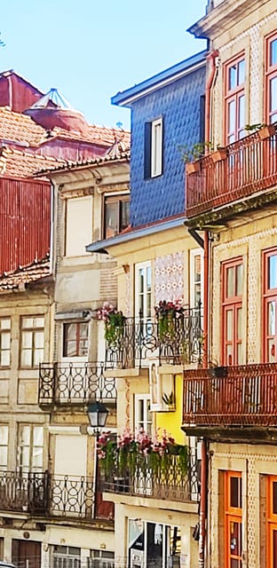 Walking Tour in Porto with Unique Polaroid Photos as a Gift - FAQ