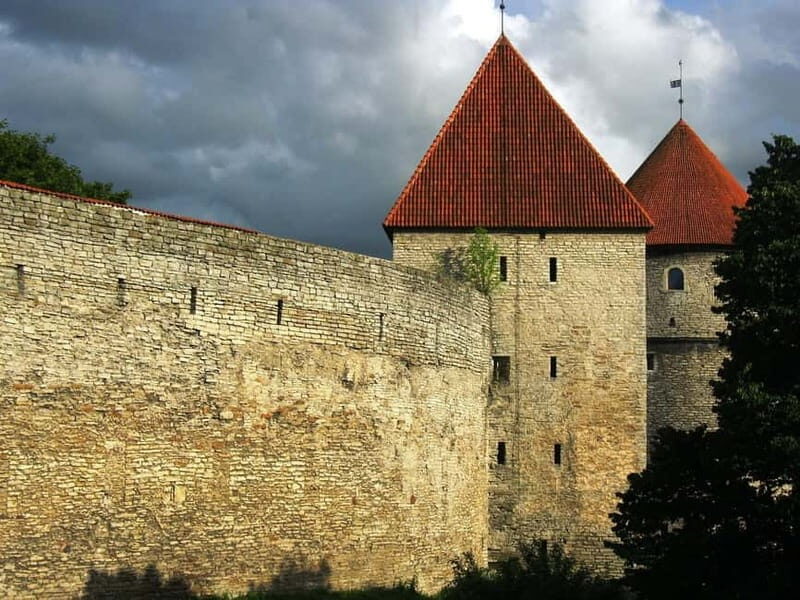 Walking tour in Tallinn Old Town - Key Points  