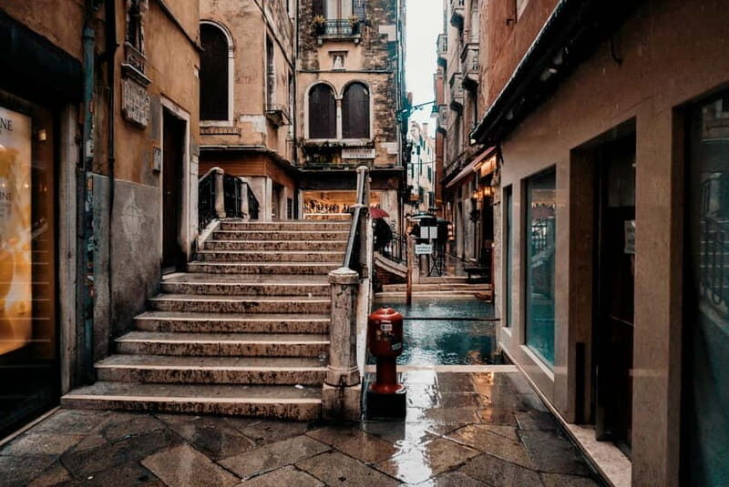 Walking Tour in Venice Rialto with Tastings and Stories - Discovering Venice’s Rialto: A Walking Tour with Tastings and Stories