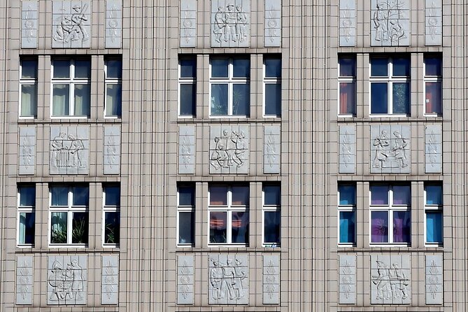 Walking Tour of Karl Marx Allee the Socialist Boulevard - Accessibility