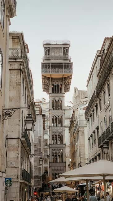 Walking Tour of Lisbon | Rossio, Chiado, and Baixa with a local guide - Largo do Carmo and the 1755 Earthquake