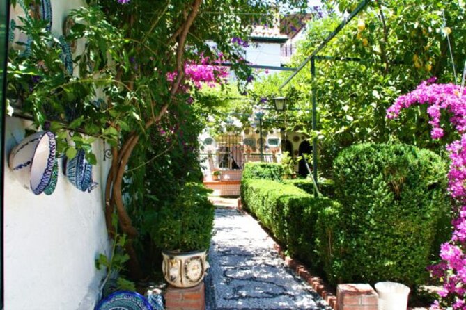 Walking Tour of the Alhambra in Granada - Exploring the Alhambra