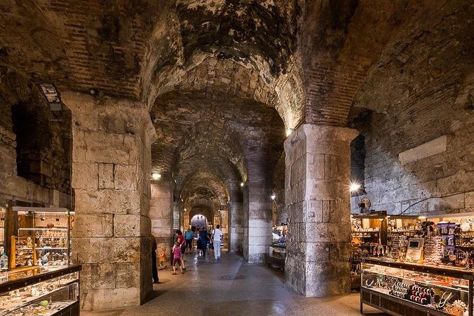 Walking Tour Split - Diocletians Palace Highlights