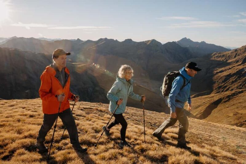 Wanaka: Black Peak Helicopter Hike with Alpine Hut Stay - Key Points
