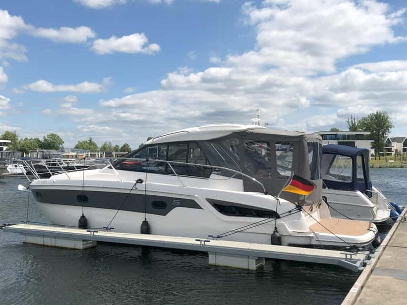 Waren (Müritz): Day cruise motor yacht with skipper - 8 hours - A Broad Look at the Experience