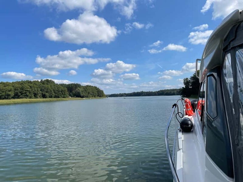 Waren (Müritz): Fun Cruise motor yacht with skipper - 8 hours - An In-Depth Look at the Experience
