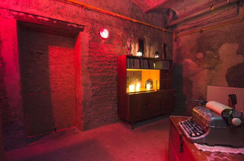 Warsaw: 60-minute Escape Room Game - Warsaw: 60-minute Escape Room Game — A Practical Guide for Adventurers