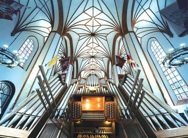 Warsaw: Cathedral Organ Concerts and tour of the crypts - The Venue: Warsaw Cathedral