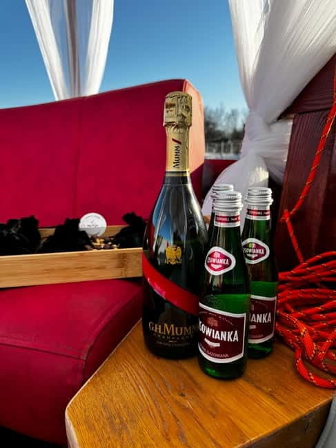 Warsaw: Romantic Cruise with ProseccoBirthdays & Proposals - Key Points