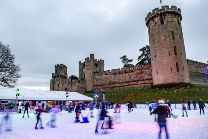 Warwick: Entry Ticket for Warwick Castle - Dining and Refreshments
