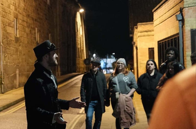 Warwick: Ghost, Crime & Murder Walking Tour - An In-Depth Look at the Warwick Ghost, Crime & Murder Tour