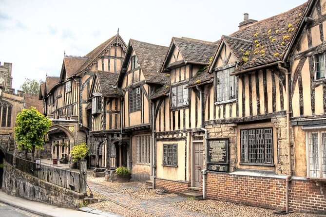 Warwick Self-Guided Immersive Audio Walking Tour - User Reviews and Ratings Breakdown