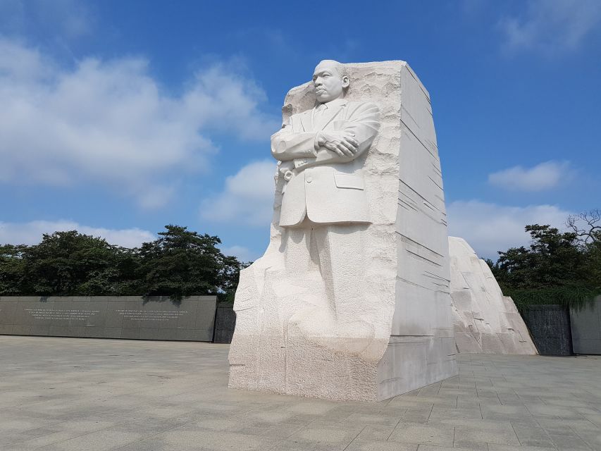 Washington DC : Cherry Blossom Walking Tour - The Franklin D. Roosevelt Memorial