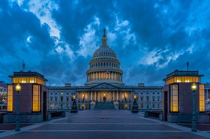 Washington DC Monuments and Memorials Night Tour - FAQs