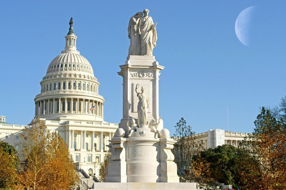 Washington DC National Mall Exploration Game - Escaping the Metropolis