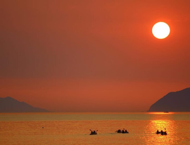 Water activity, kayak tours with a guide, cliff jumping - FAQs