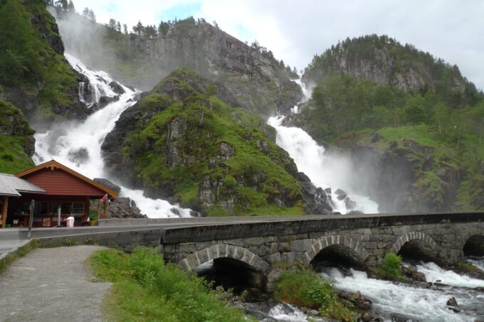 Waterfall Langfoss and Låtefossen - Inclusions of the Tour