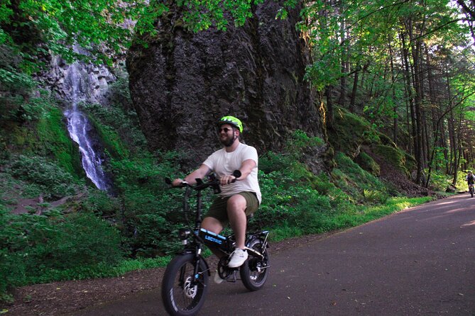 Waterfalls & Waterfront E-Bike Tour on Car-Free Bike Path - Exploring the Waterfalls