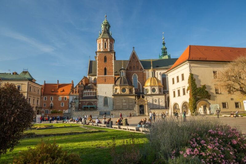 Wawel Castle, Cathedral, Rynek Underground Tour with Lunch - Exploring Krakow’s Royal Heart: Wawel Castle and Beyond