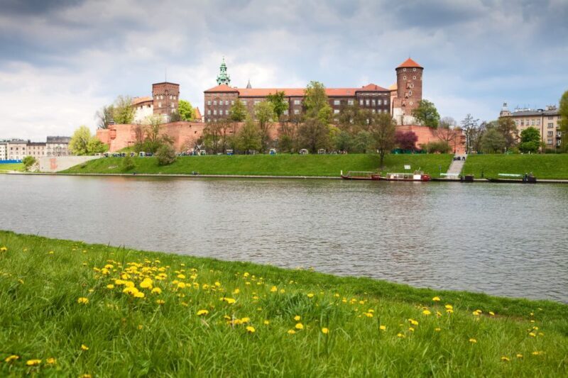 Wawel Castle, Cathedral, Rynek Underground Tour with Lunch - What to Expect During the Tour