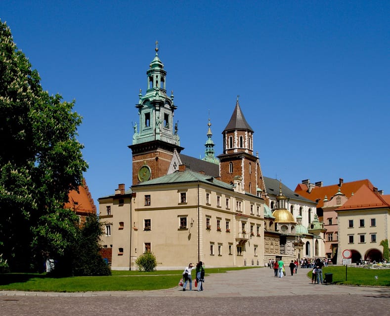 Wawel Castle, Old Town, Mary Basilica & Underground Museum - Key Points