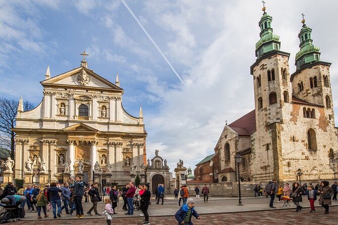 Wawel Cathedral, Old Town and St. Marys Basilica Guided Tour - Tour Meeting and End Points