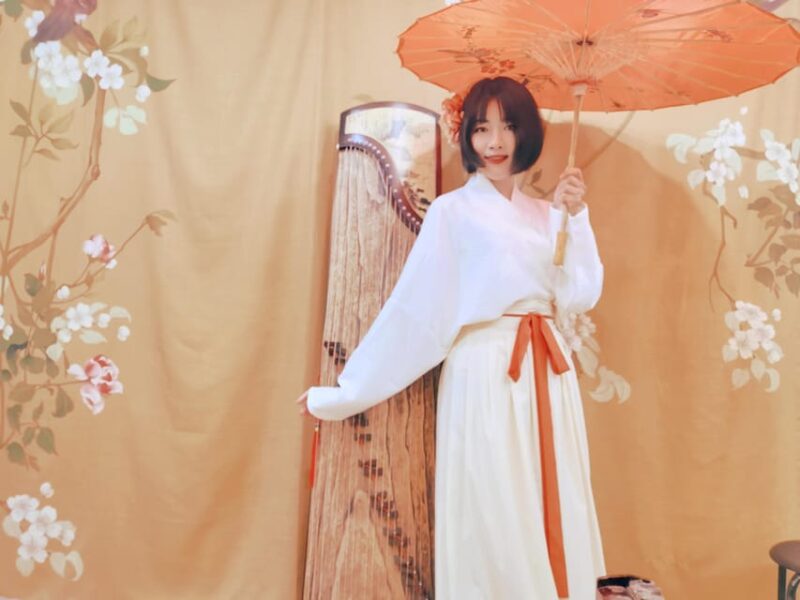 Wear Hanfu and Play Guzheng - Attire and Accessories