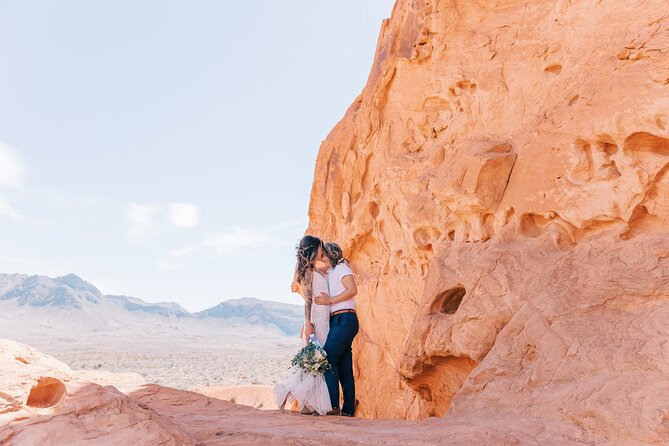 Wedding in French at Valley of Fire - Accessing the Park