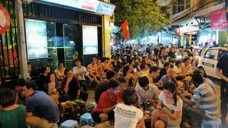 Weekend Hanoi Night Market & Street Food Tour - Cultural Performances