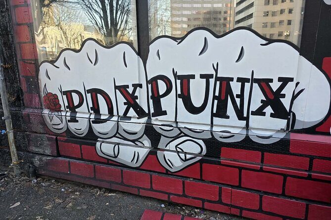 Weird and Wild: A Portland Walking Tour for the Scandal-Curious - The Tour Experience: What You Can Expect