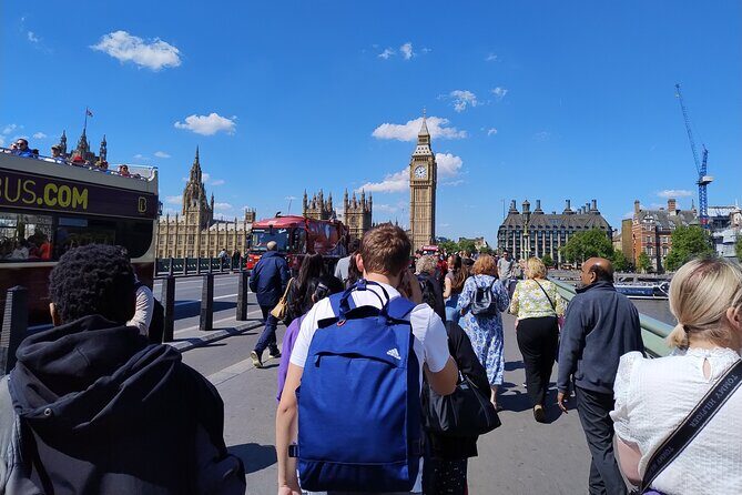 Welcome to London Tour with Borough Market Lunchbreak - Starting Point: Waterloo Station and Graffiti Tunnel