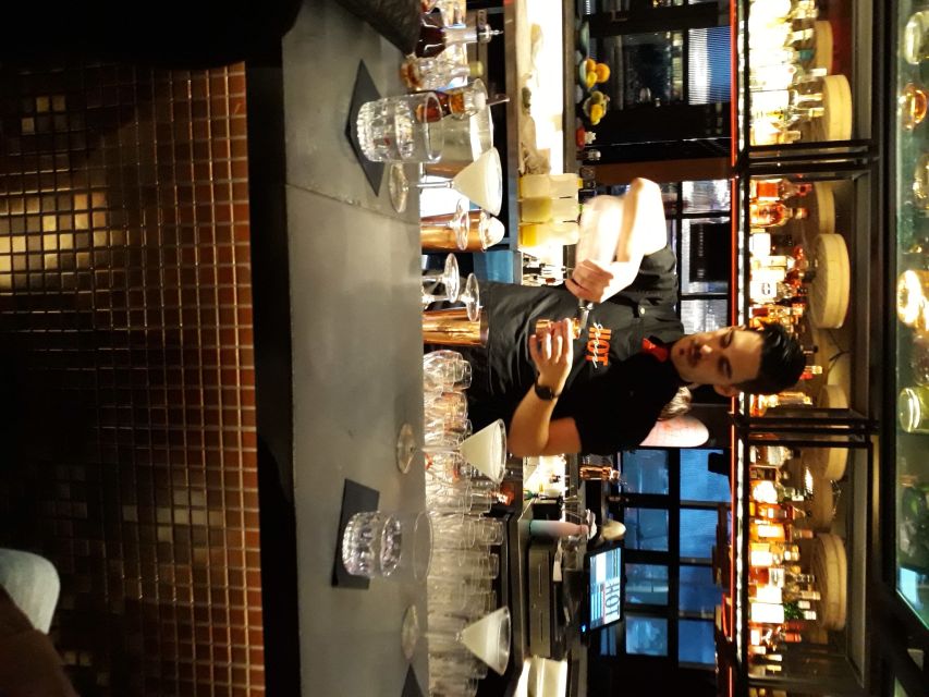 Wellington Cocktail Discovery Tour & 4 Cocktail Creations - Language and Group Size