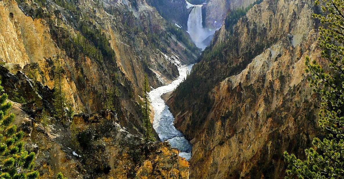 West Yellowstone: Yellowstone Day Tour Including Entry Fee - Pickup and Drop-off