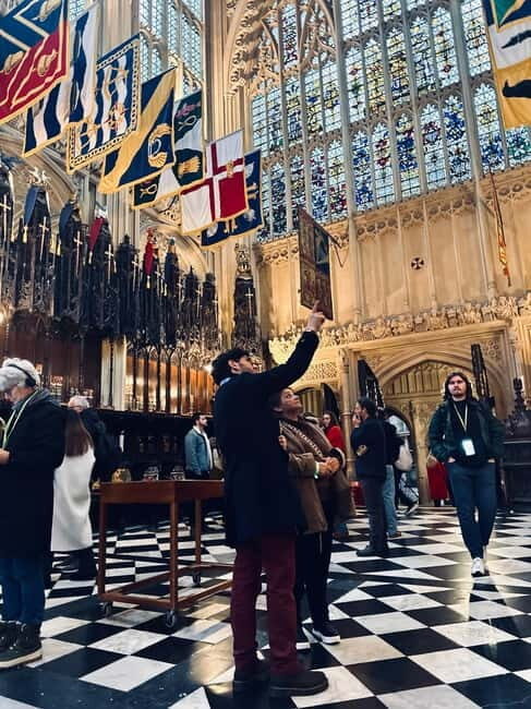 Westminster Abbey Tour with Changing of the Guard and Royal Palaces - Discovering London’s Royal Heritage in 3.5 Hours