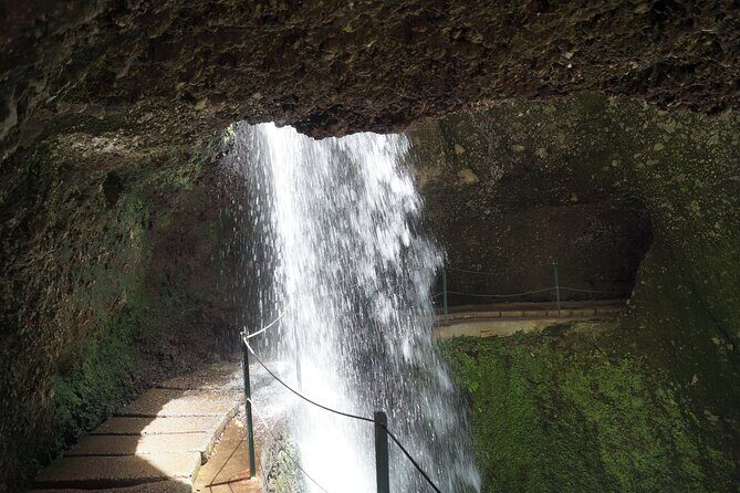 Wet your hair in the amazing Moinhos/Nova Levada - Key Points  