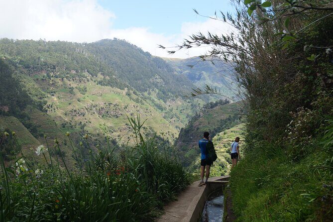 Wet your hair in the amazing Moinhos/Nova Levada - Overview of the Experience
