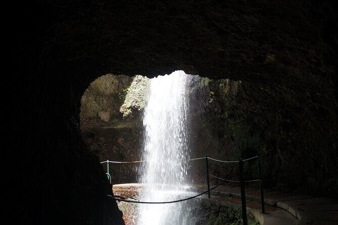 Wet your hair in the amazing Moinhos/Nova Levada - Authenticity and Support