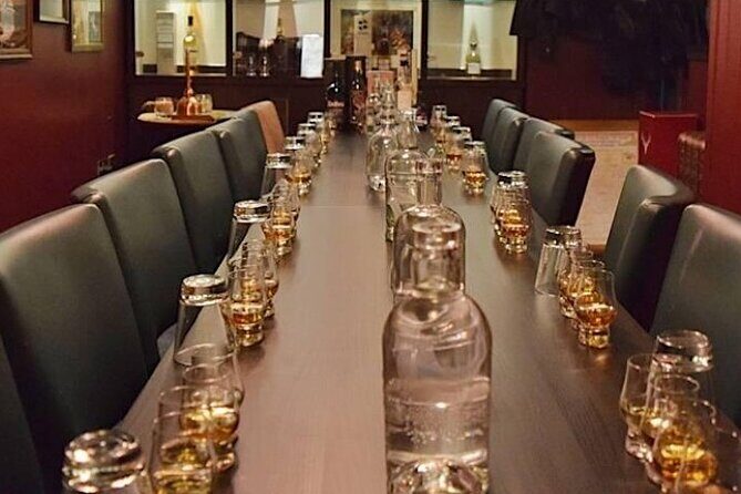 Whisky Tasting at Edinburgh's Award Winning Whiski Rooms - Key Points