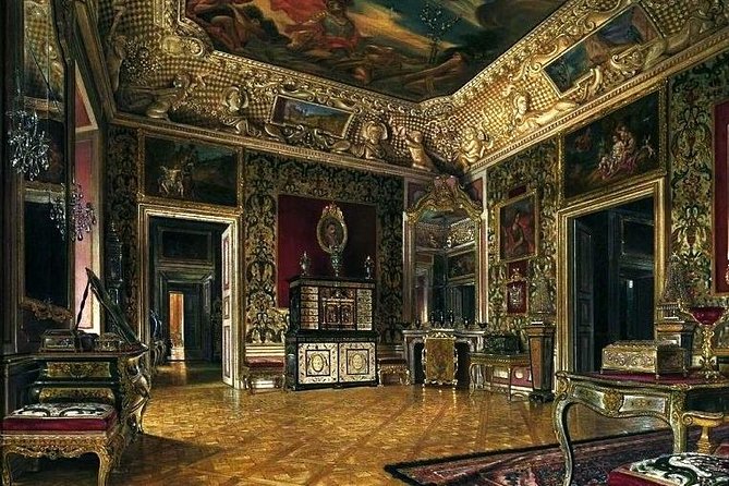 Wilanów Royal Palace + POLIN Museum: SMALL GROUP /inc. Pick-up/ - Discovering POLIN Museum