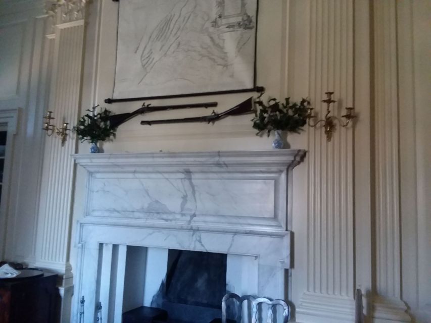 Williamsburg: Christmastime in Virginia Walking Tour - Hear Festive Stories From the Guide