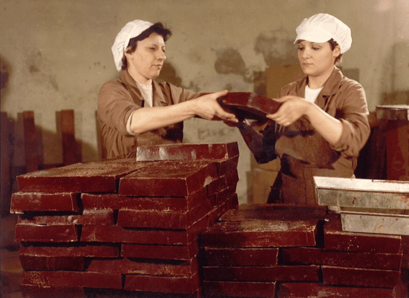 Willy Wonka in Turin - a Chocolate Adventure - Immersive Chocolate-Making Masterclass