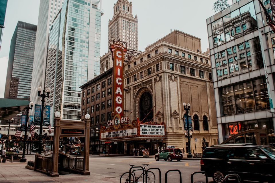 Wind City Wanderlust: A Chicago Family Odyssey - Architectural Beauty in the Loop