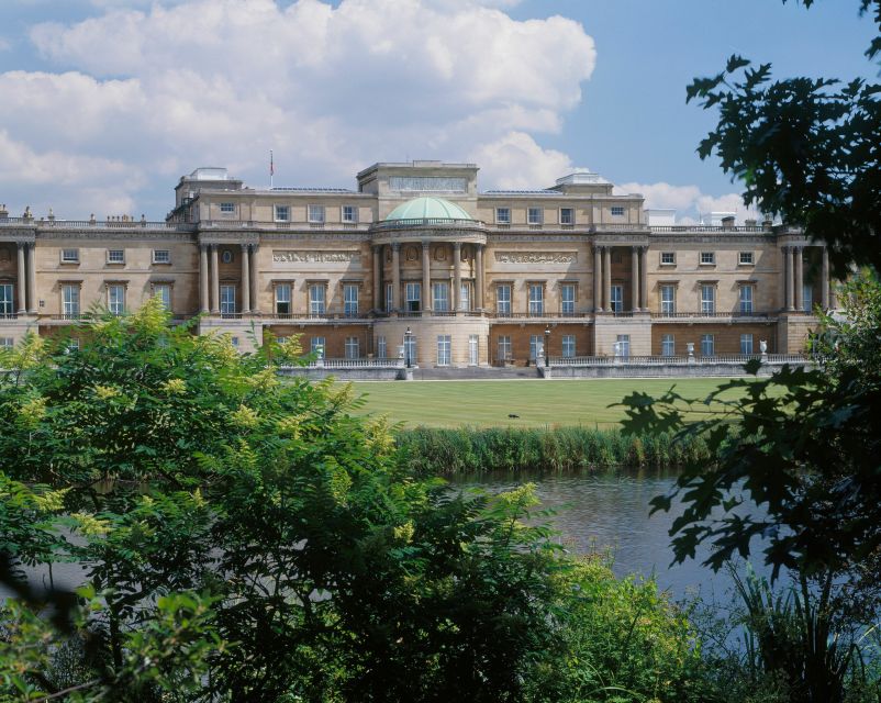 Windsor Castle and Buckingham Palace Full-Day Tour - Historical Significance of Windsor Castle