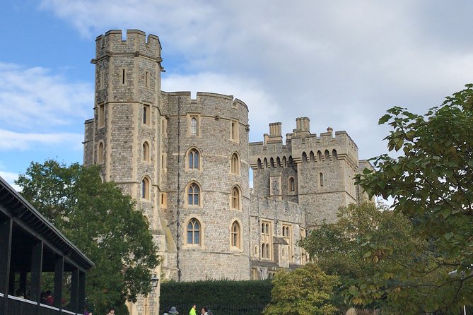 Windsor Castle & Hampton Court Palace: A Royal Saga - Taking in Regal Traditions